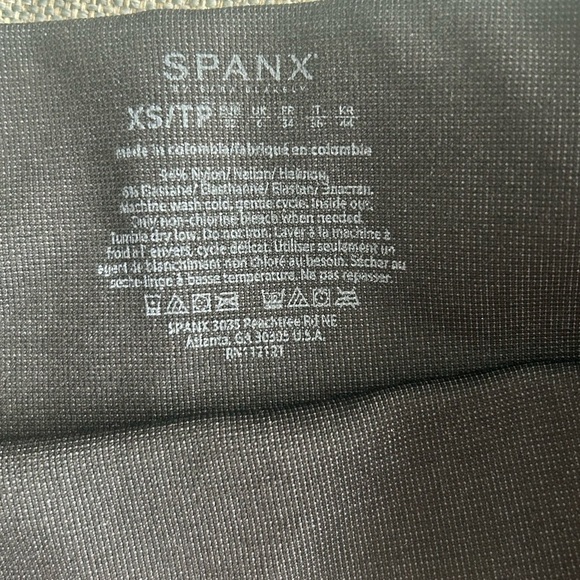 SPANX Seamless Moto Leggings in Very
Black Size XS - Picture 5 of 9